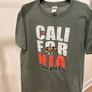 Gildan California Bear Men's T-Shirt - Green